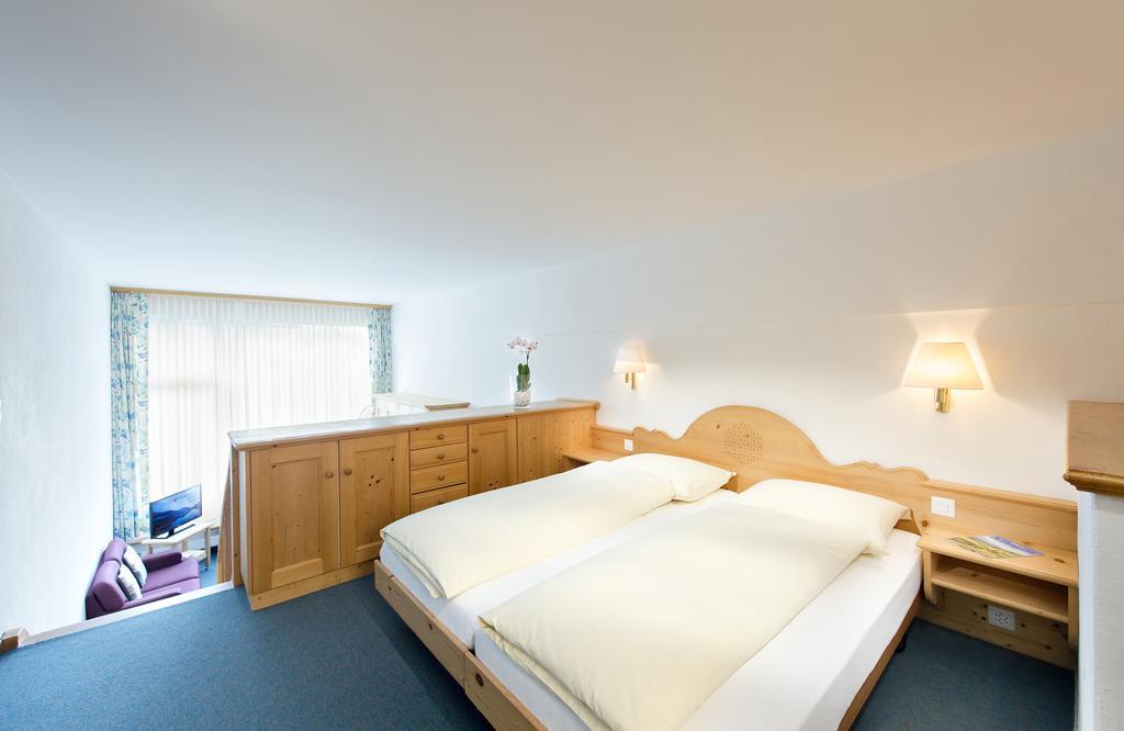Hotel Chesa Surlej Silvaplana Exteriör bild